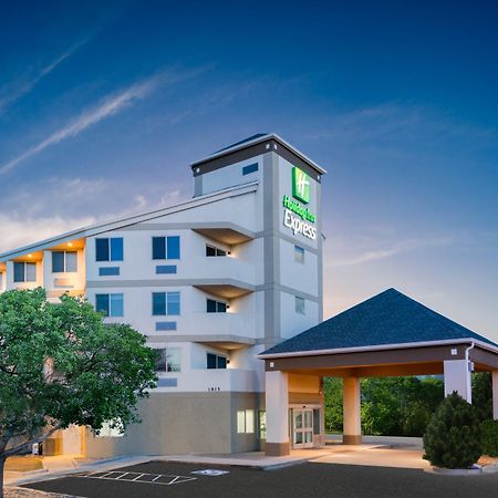 Holiday Inn Express & Suites Colorado Springs-Airport By Ihg Exterior photo