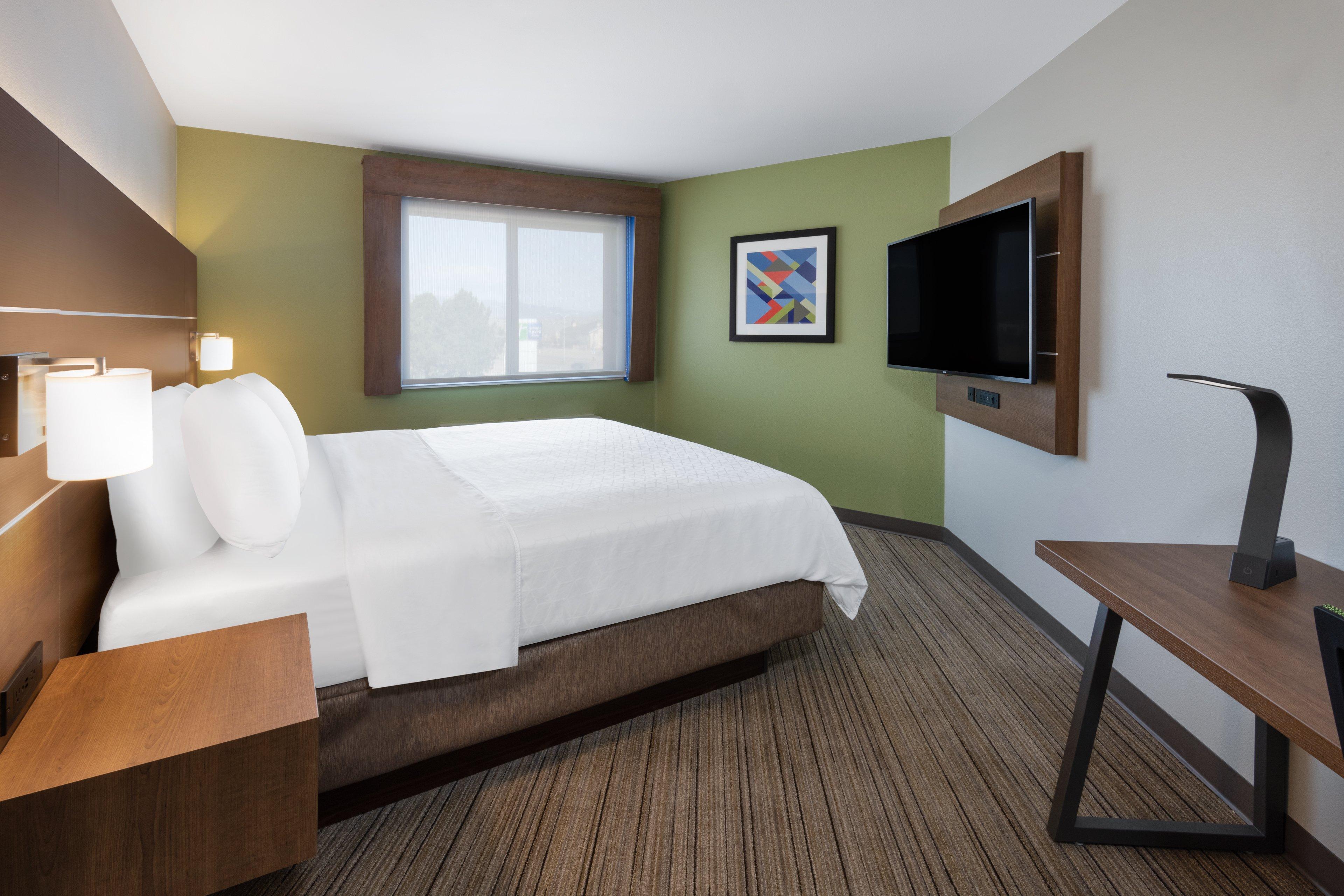 Holiday Inn Express & Suites Colorado Springs-Airport By Ihg Exterior photo