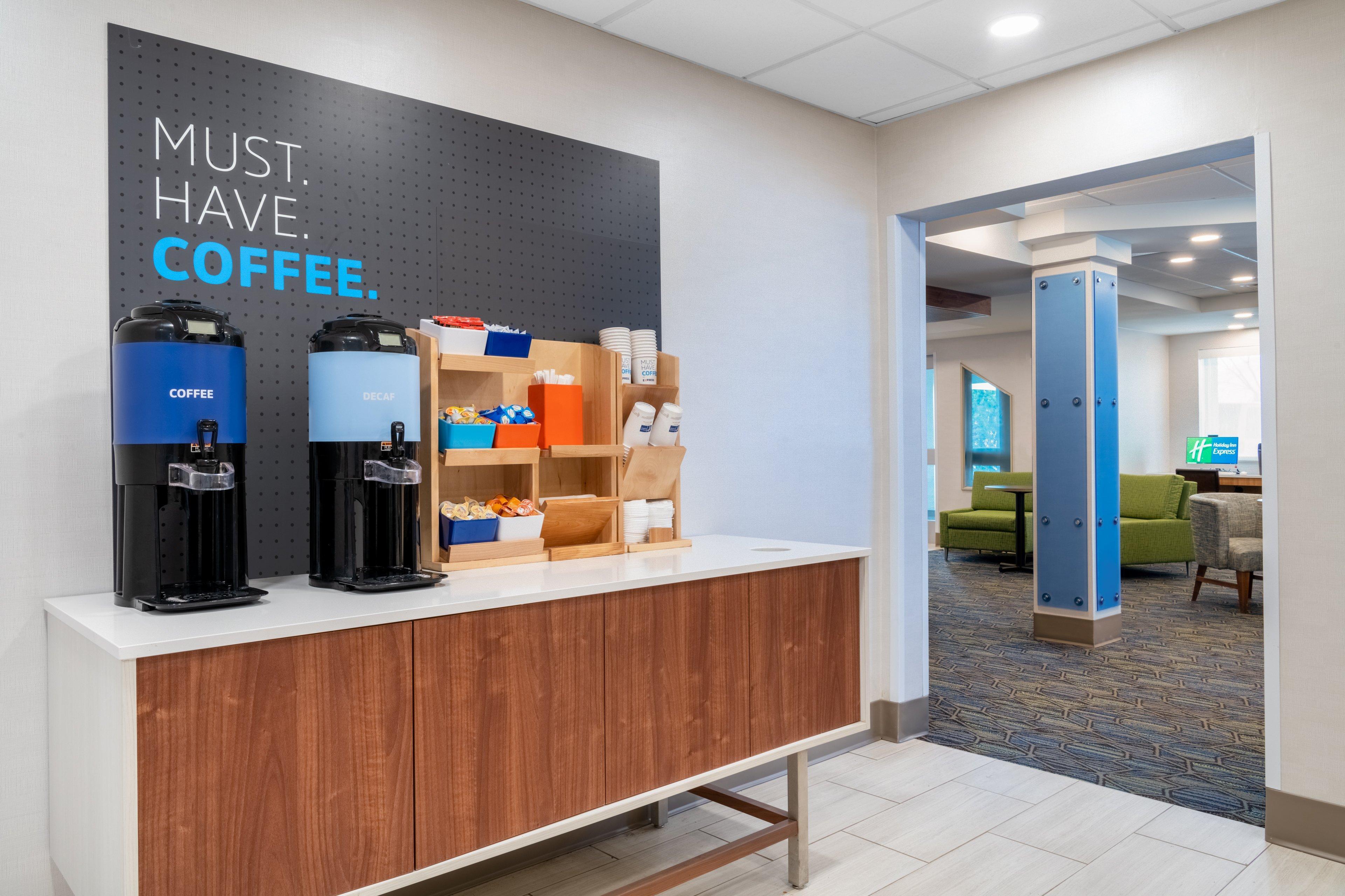Holiday Inn Express & Suites Colorado Springs-Airport By Ihg Exterior photo