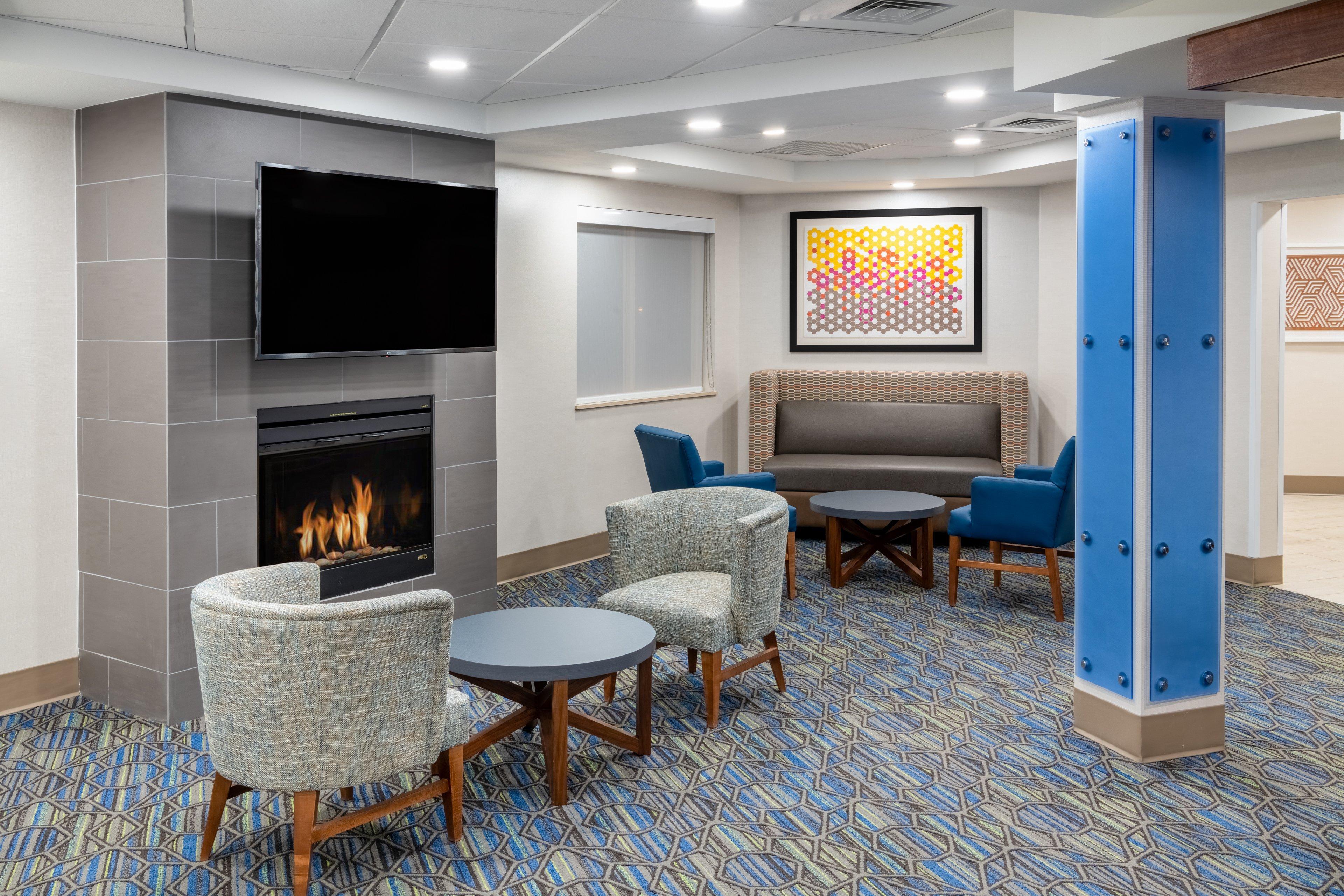 Holiday Inn Express & Suites Colorado Springs-Airport By Ihg Exterior photo