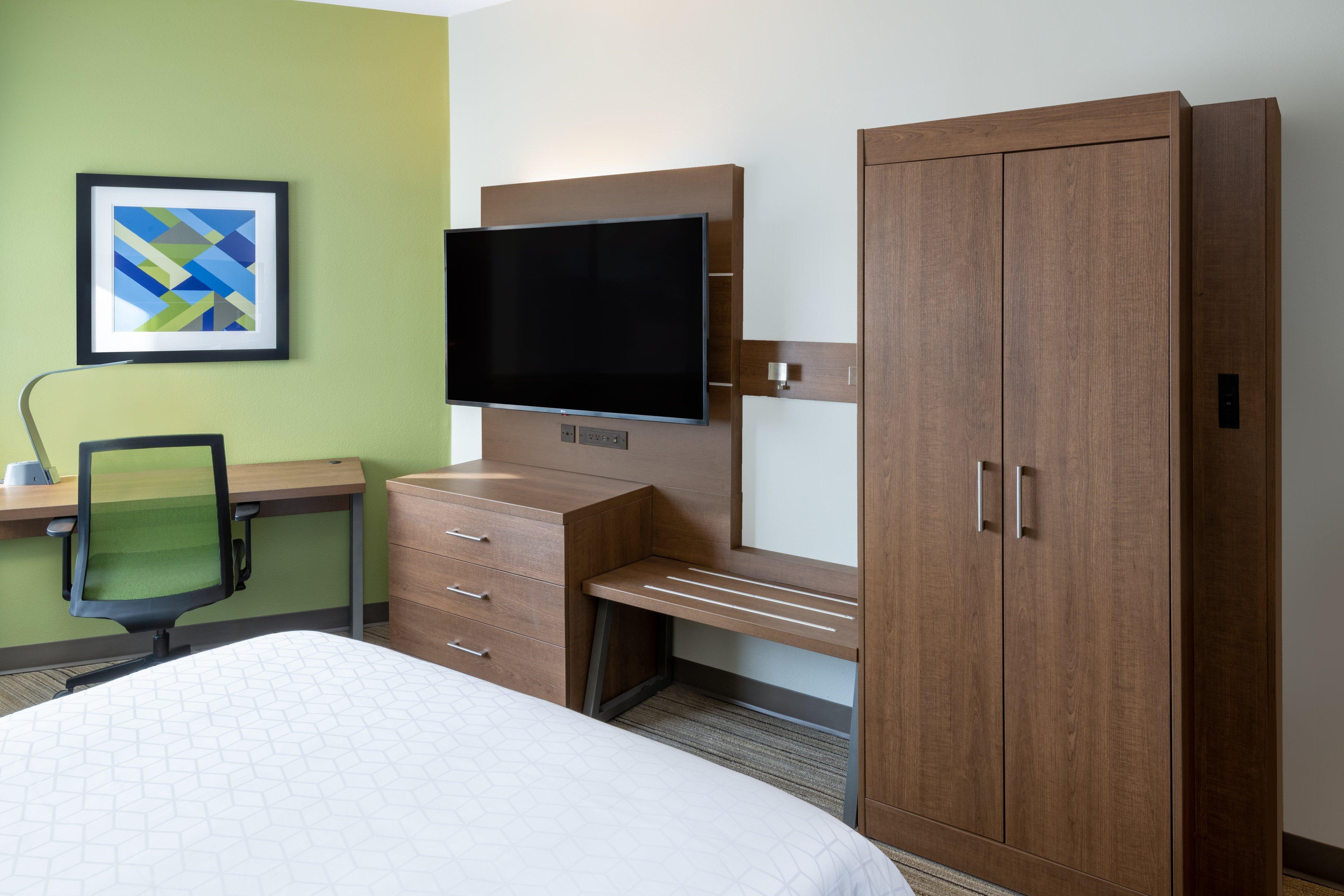 Holiday Inn Express & Suites Colorado Springs-Airport By Ihg Exterior photo