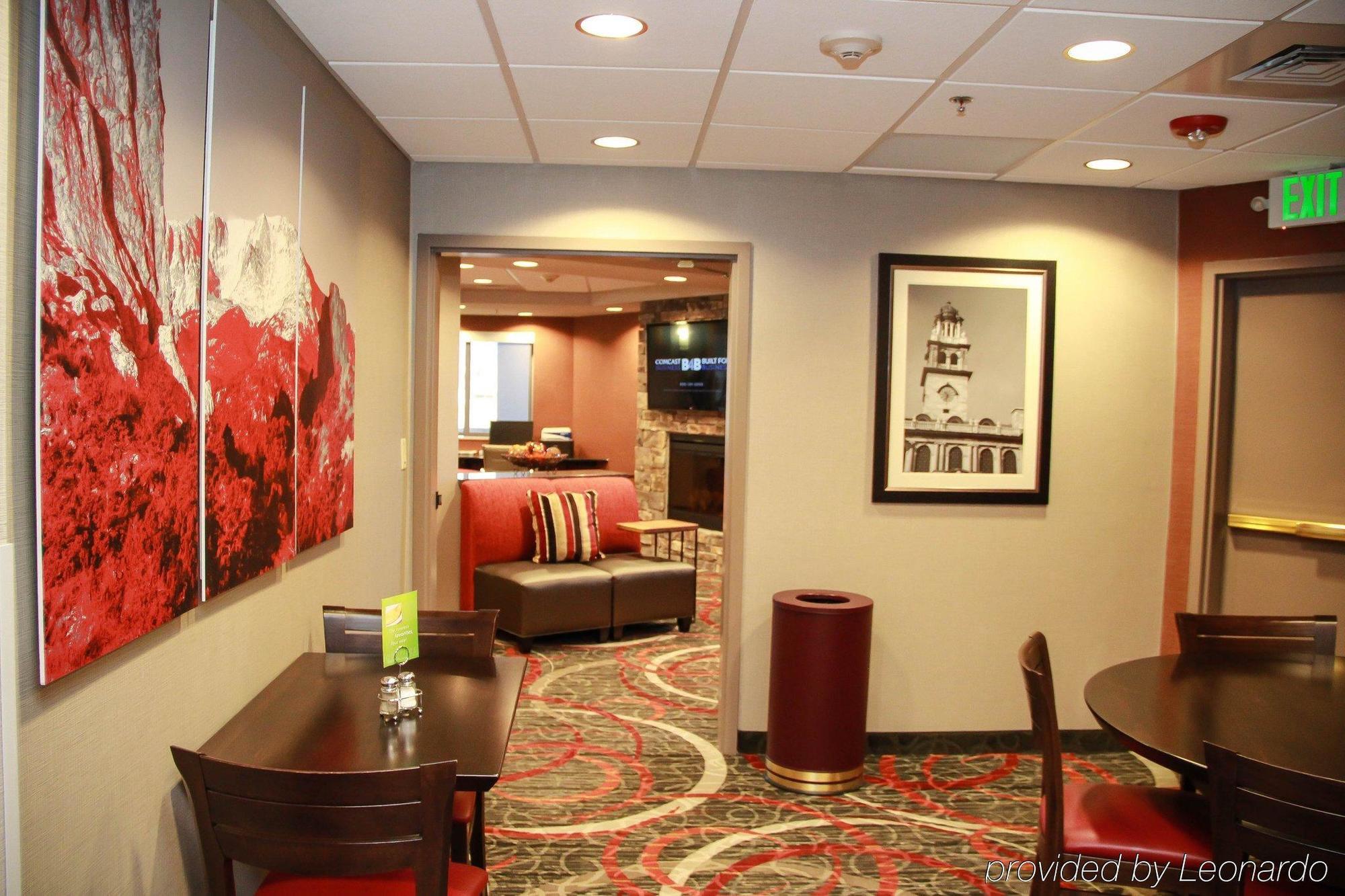 Holiday Inn Express & Suites Colorado Springs-Airport By Ihg Exterior photo