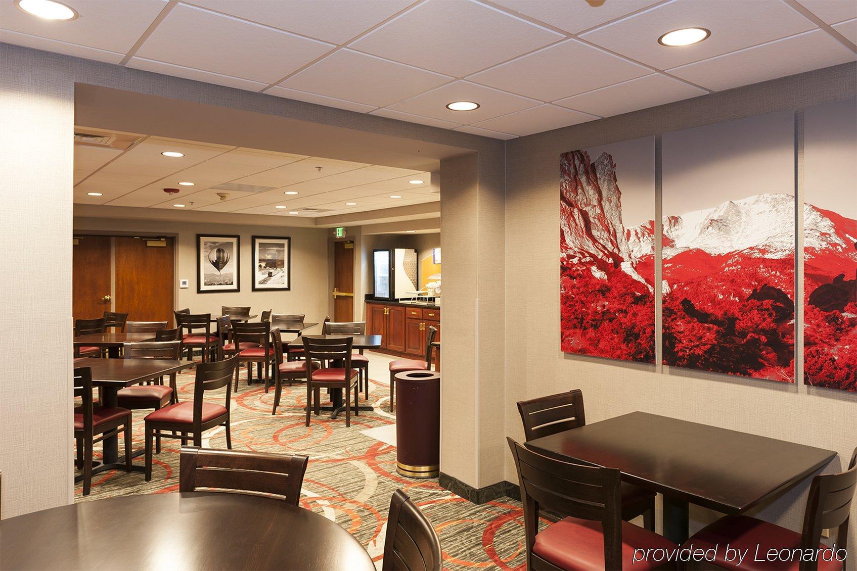 Holiday Inn Express & Suites Colorado Springs-Airport By Ihg Exterior photo