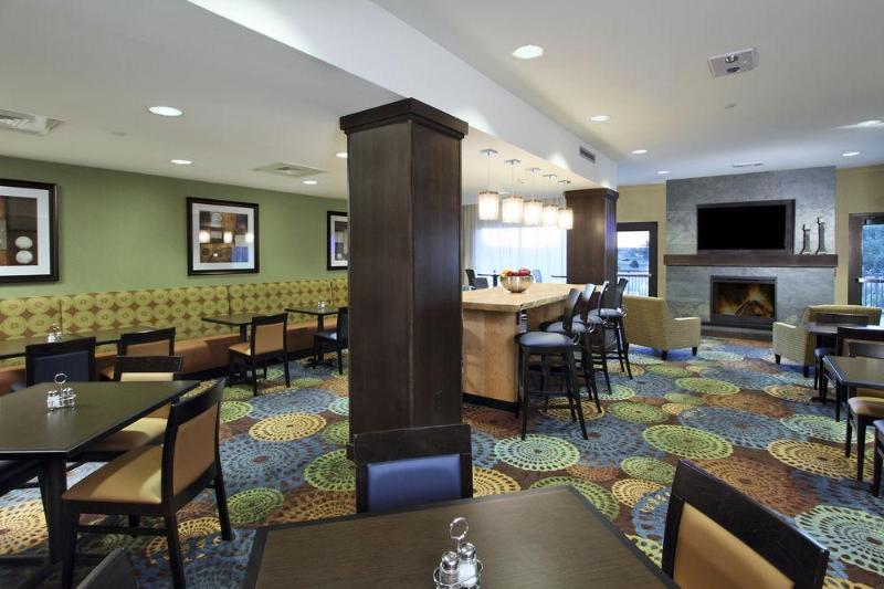 Holiday Inn Express & Suites Colorado Springs-Airport By Ihg Exterior photo