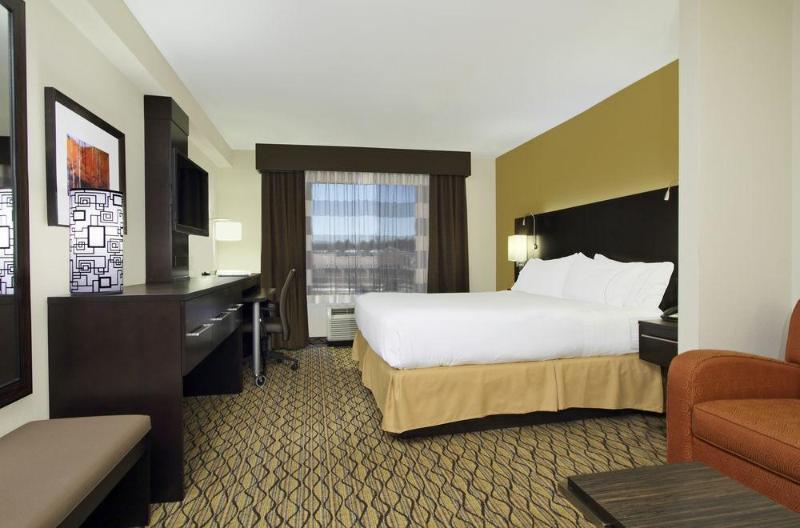 Holiday Inn Express & Suites Colorado Springs-Airport By Ihg Exterior photo