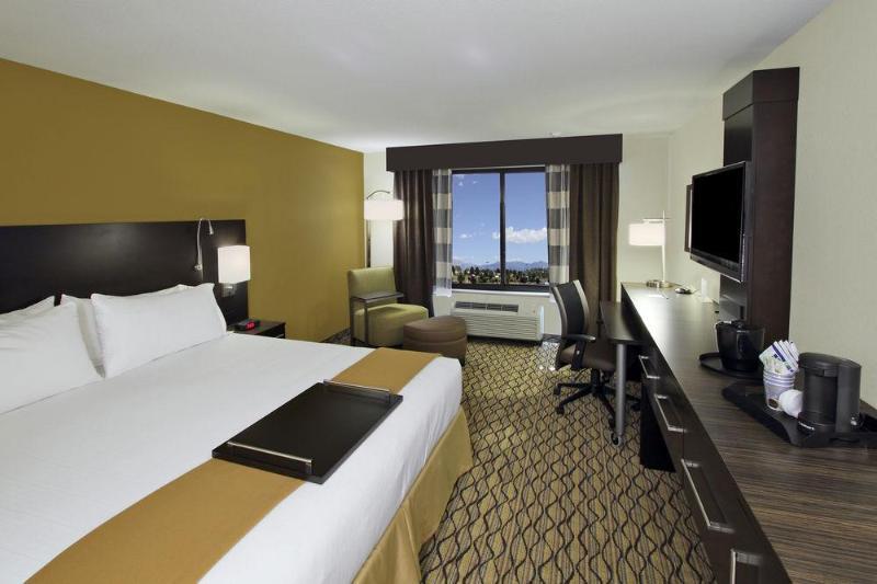 Holiday Inn Express & Suites Colorado Springs-Airport By Ihg Exterior photo