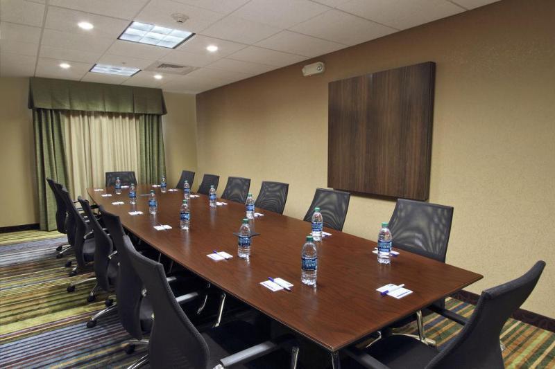 Holiday Inn Express & Suites Colorado Springs-Airport By Ihg Exterior photo